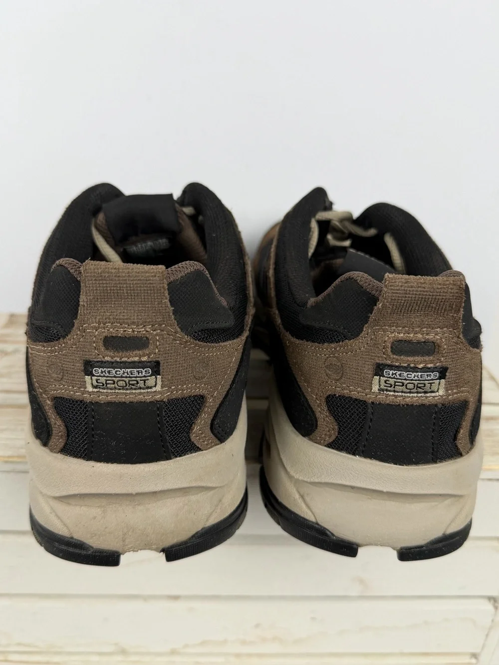 Skechers Men's Vigor 2.0 Trail sport shoes in brown and black leather size 11